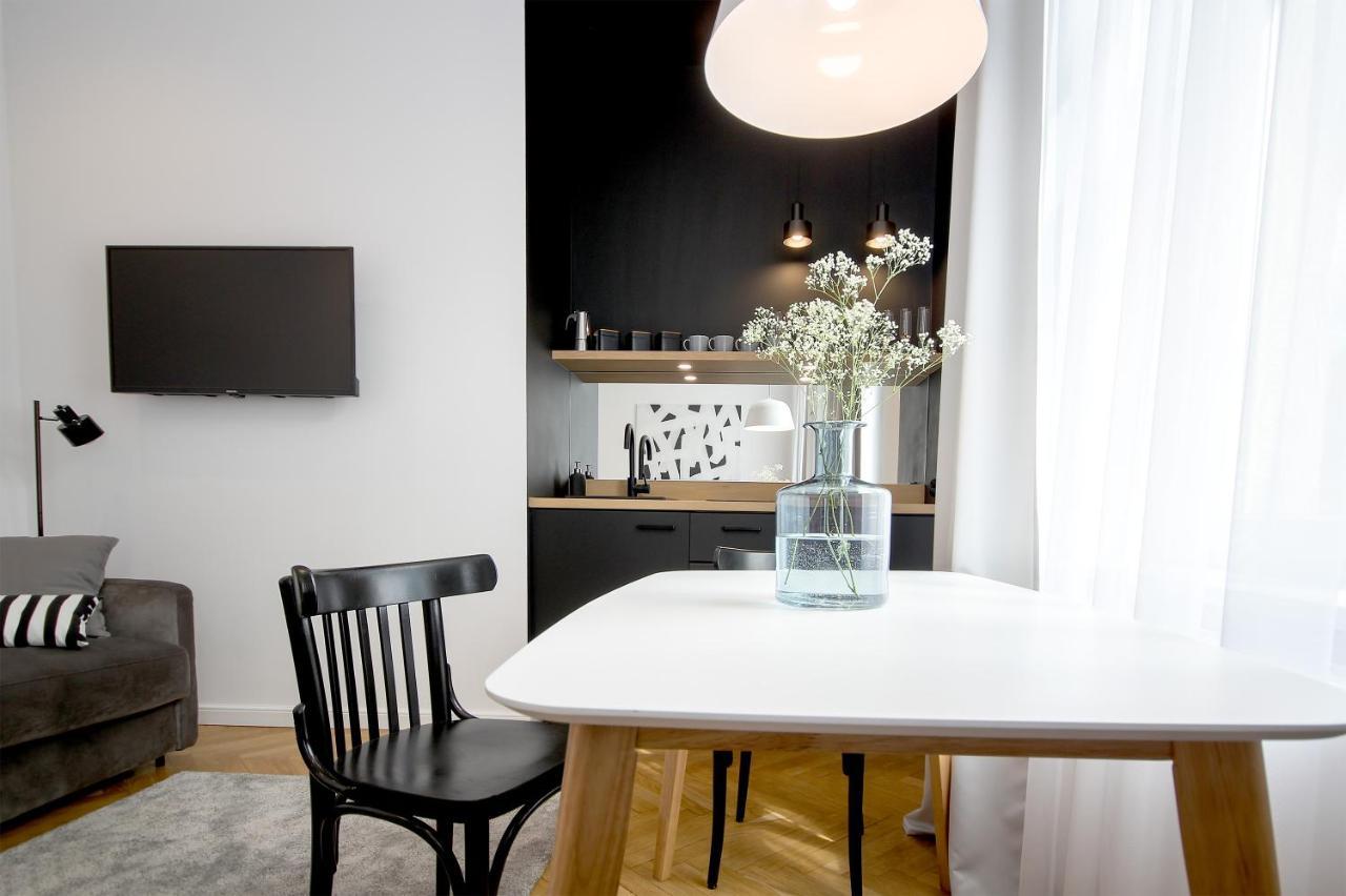 Wanderlust Apartments คราคูฟ ภายนอก รูปภาพ