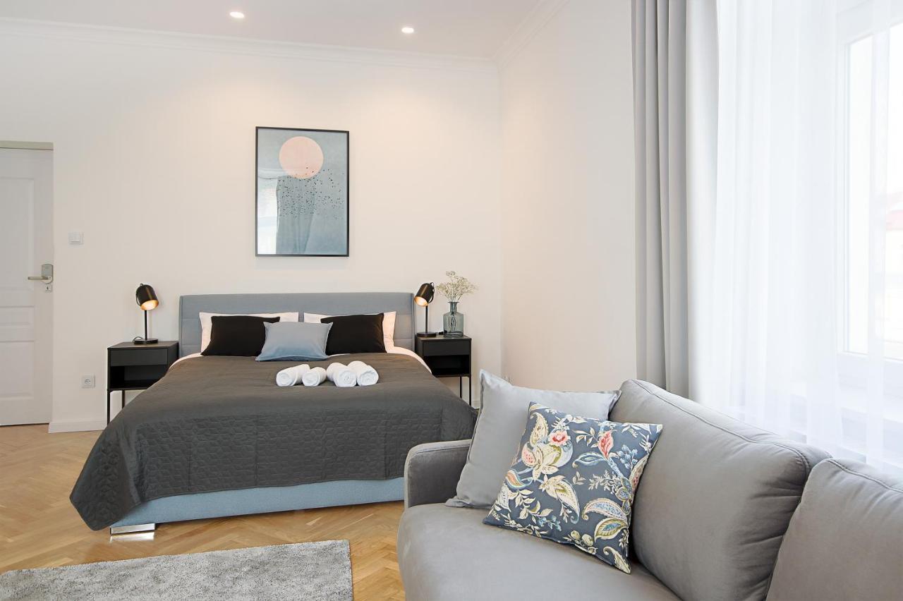 Wanderlust Apartments คราคูฟ ภายนอก รูปภาพ